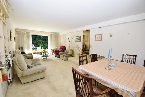 2 bedroom apartment for sale, Elmcote, Uxbridge Road, Pinner