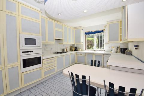 Flat 2, Elmcote, 637 Uxbridge Road, Pinner, HA5 3YZ