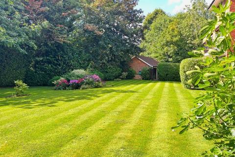 Flat 2, Elmcote, 637 Uxbridge Road, Pinner, HA5 3YZ