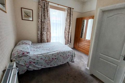 98 Avenue Road, Torquay, TQ2 5LF