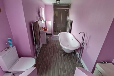 98 Avenue Road, Torquay, TQ2 5LF
