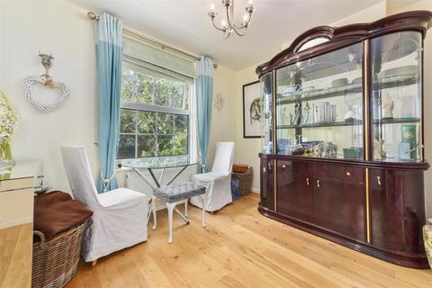 31 Hyde Walk, Morden, SM4 6LR