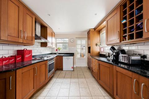 13 Kirby Close, Loughton, IG10 3BA