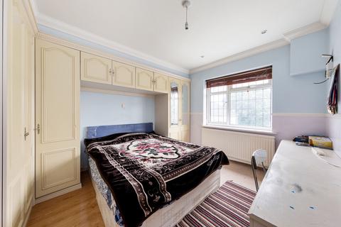 13 Kirby Close, Loughton, IG10 3BA