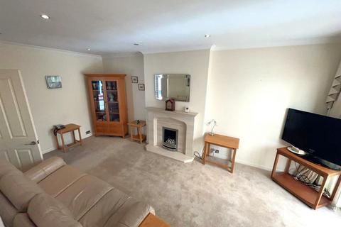 8 Eynsford Close, Petts Wood, Orpington, BR5 1DP