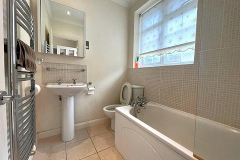 8 Eynsford Close, Petts Wood, Orpington, BR5 1DP