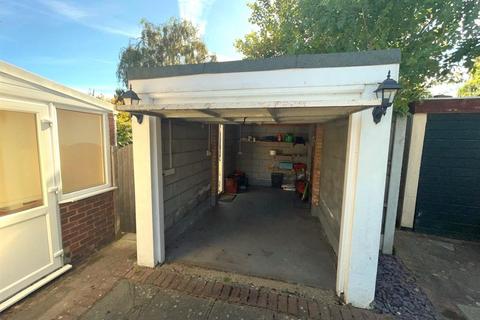 8 Eynsford Close, Petts Wood, Orpington, BR5 1DP