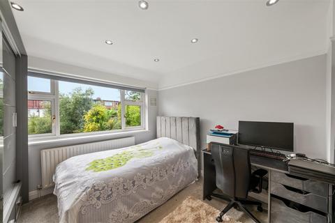 20 Rydal Gardens, Whitton, Hounslow, TW3 2JH