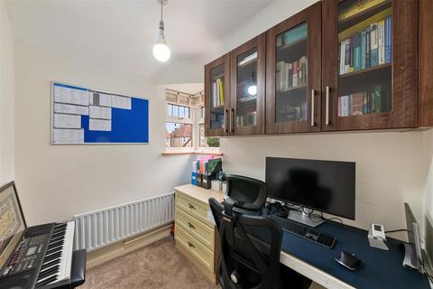 20 Rydal Gardens, Whitton, Hounslow, TW3 2JH