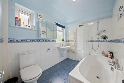 20 Rydal Gardens, Whitton, Hounslow, TW3 2JH