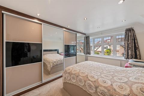 20 Rydal Gardens, Whitton, Hounslow, TW3 2JH