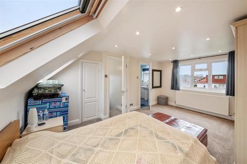 20 Rydal Gardens, Whitton, Hounslow, TW3 2JH