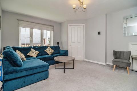 3 bedroom terraced house for sale, Priory Chase, Rayleigh, SS6