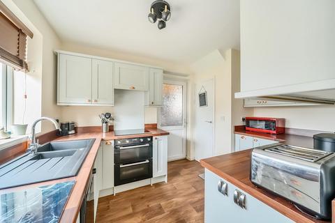 6 Bedford Close, Leeds, LS16 6DS