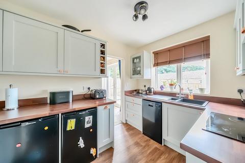6 Bedford Close, Leeds, LS16 6DS