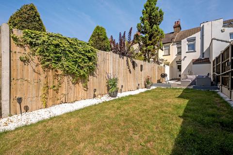 193 Dover Road, Northfleet, Gravesend, DA11 9QN