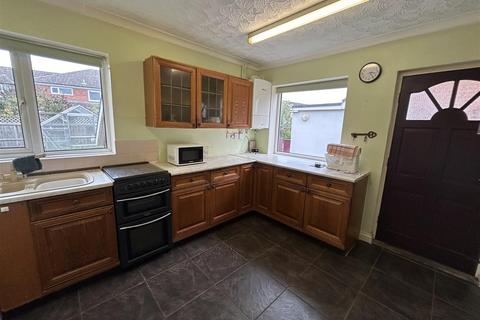 4 bedroom semi-detached bungalow for sale, Buttfield Road, Howden, Goole