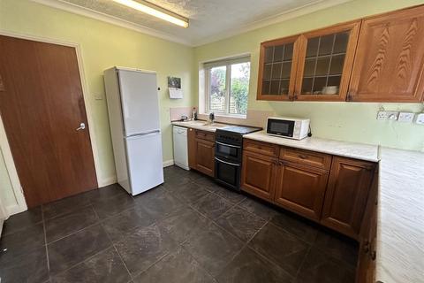 4 bedroom semi-detached bungalow for sale, Buttfield Road, Howden, Goole