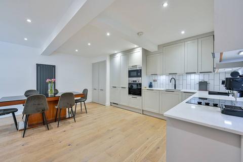 4 bedroom detached house to rent, Presburg Road, New Malden, KT3