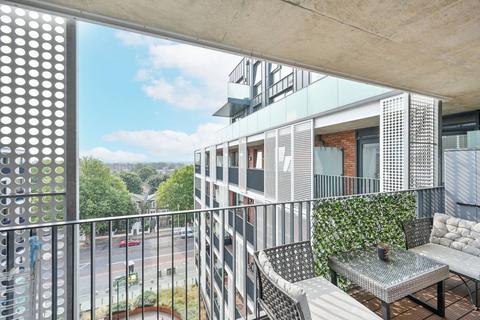 1 bedroom flat for sale, Chiswick High Road, Gunnersbury, LONDON, W4