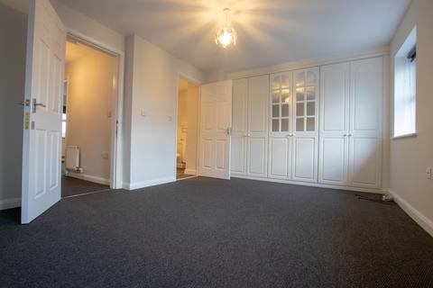 4 bedroom semi-detached house to rent, Alderman Close, Beeston, Nottingham, NG9 2RH