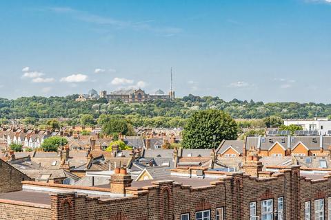 2 bedroom flat for sale, Crouch End Hill, Crouch End