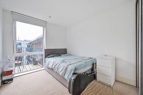 1 bedroom flat to rent, Warehouse Court, Woolwich, London, SE18