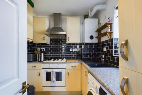 2 bedroom cluster house for sale, Avocet Way, Aylesbury HP19