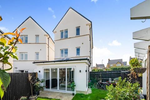 30 Townsend Road, Witney, OX29 7AR