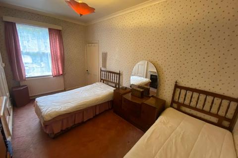 281 Abbey Hills Road, Oldham, OL4 1RF