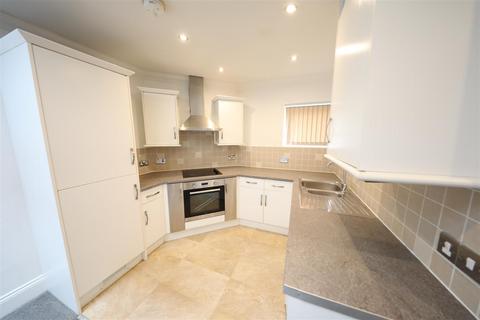 2 bedroom flat to rent, Finkle Street, Cottingham