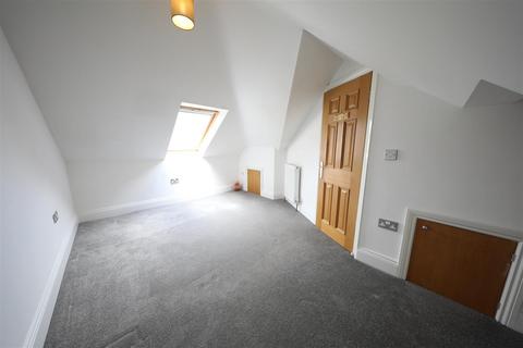 2 bedroom flat to rent, Finkle Street, Cottingham