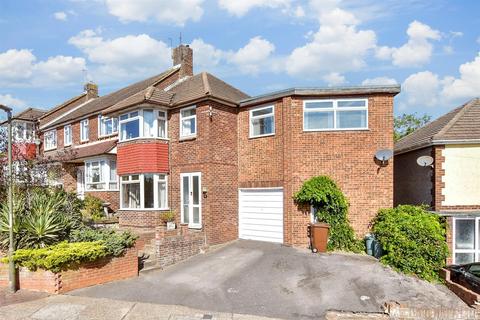 5 bedroom end of terrace house for sale, Settington Avenue, Chatham, Kent