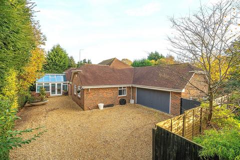 5 bedroom detached house for sale, Pondtail Road, Horsham RH12