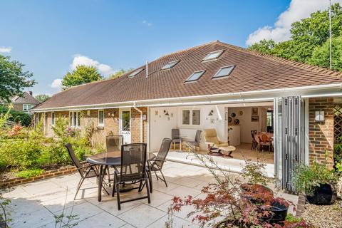 5 bedroom detached house for sale, Pondtail Road, Horsham, RH12
