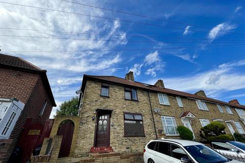 3 bedroom end of terrace house to rent, Welbeck Road, Sutton SM1