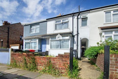 3 bedroom terraced house for sale, Agincourt Road, Clacton-On-Sea CO15