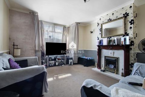 3 bedroom terraced house for sale, Agincourt Road, Clacton-On-Sea CO15