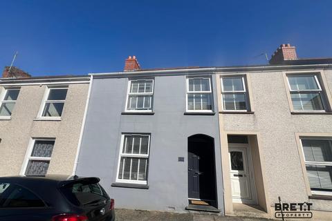 3 bedroom terraced house for sale, Wellington Street, Pembroke Dock, Pembrokeshire. SA72 6JR