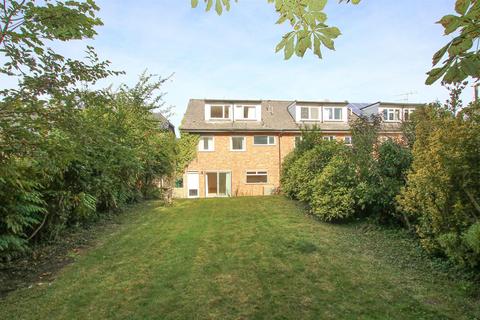 3 bedroom end of terrace house for sale, Brinkley Road, Cambridge CB21