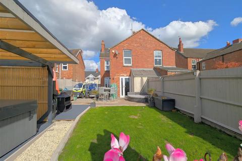 4 bedroom semi-detached house for sale, Linden Road, Gloucester GL1