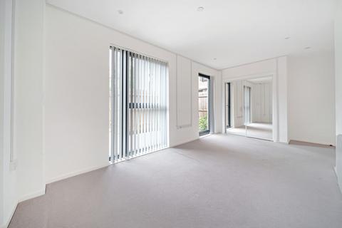 2 bedroom apartment for sale, Oak End Way, Gerrards Cross, Buckinghamshire, SL9