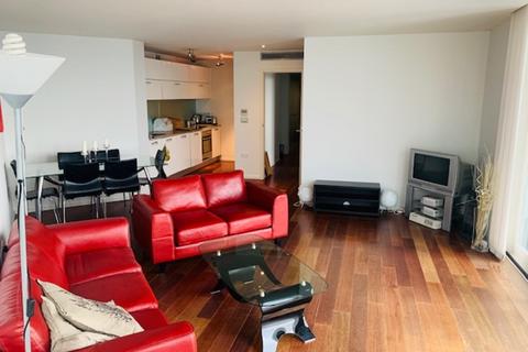 3 bedroom flat to rent, Beetham Tower, Birmingham B1