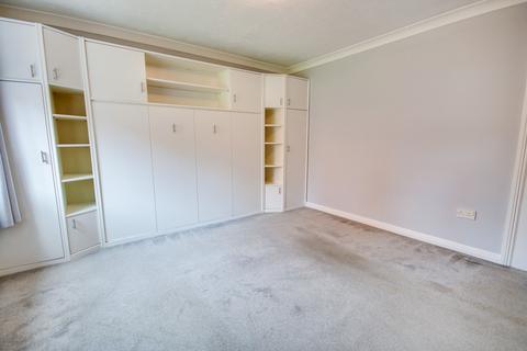 10 Bracklesham Close, Southampton, SO19 8TD