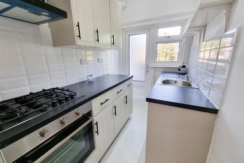 84 Penshurst Road, Thornton Heath, CR7 7EB