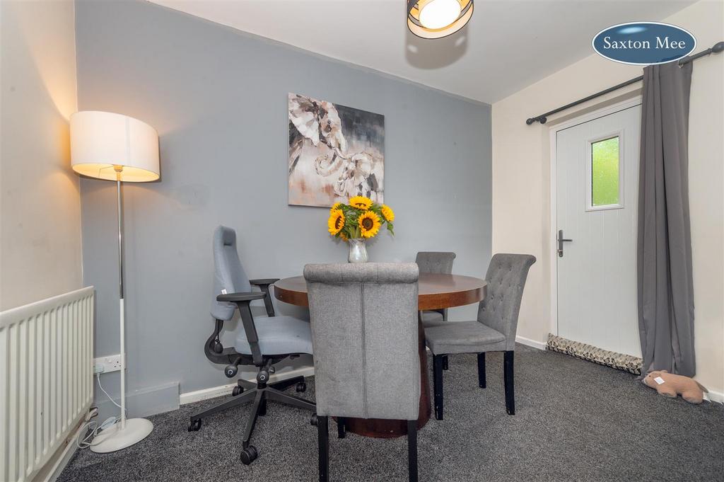 Dining room 1.jpg
