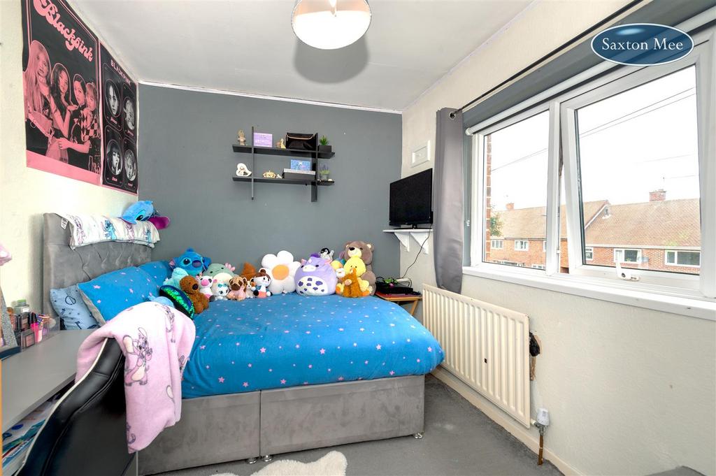 Bedroom 1 a.jpg