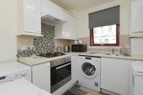 2/2 Harrismith Place, Edinburgh, EH7 5PA