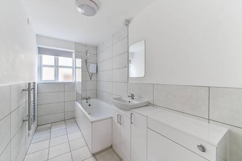 2 bedroom flat to rent, Somerville Road, Penge, London, SE20