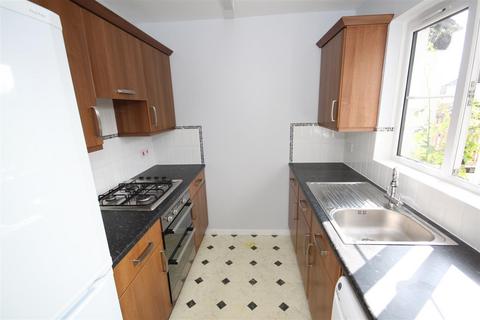 2 bedroom terraced house to rent, Buttermere Road, Orpington